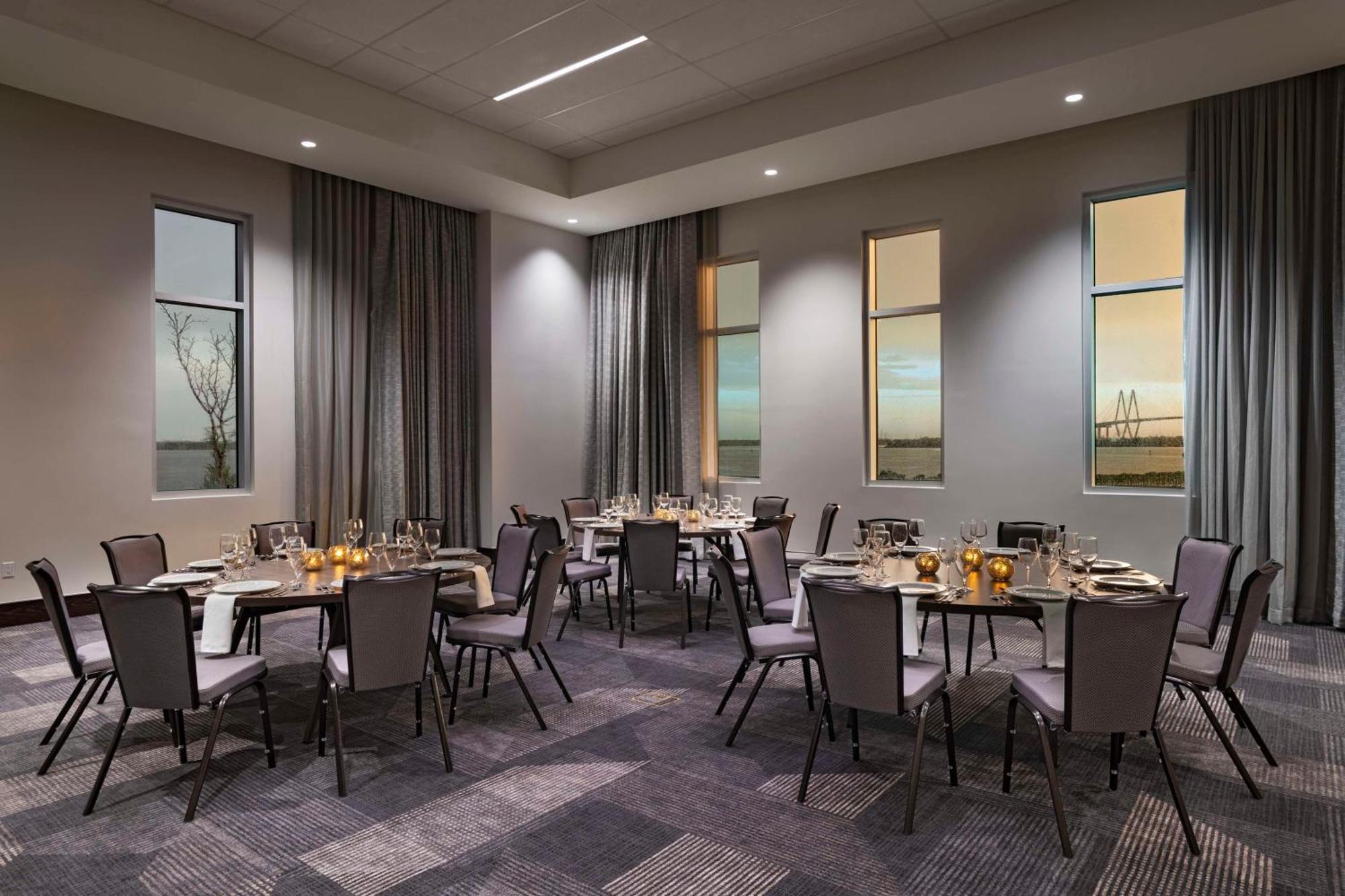 ホテル Hyatt Regency Baytown-Houston エクステリア 写真